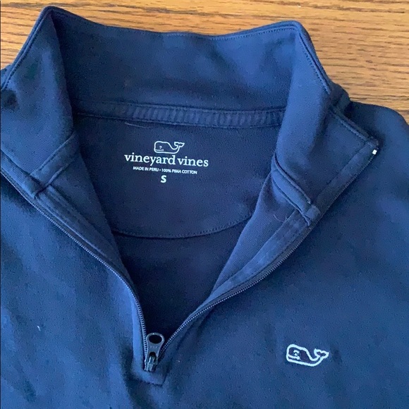 Men’s Vineyard Vines Navy 1/4 zip - Picture 2 of 5